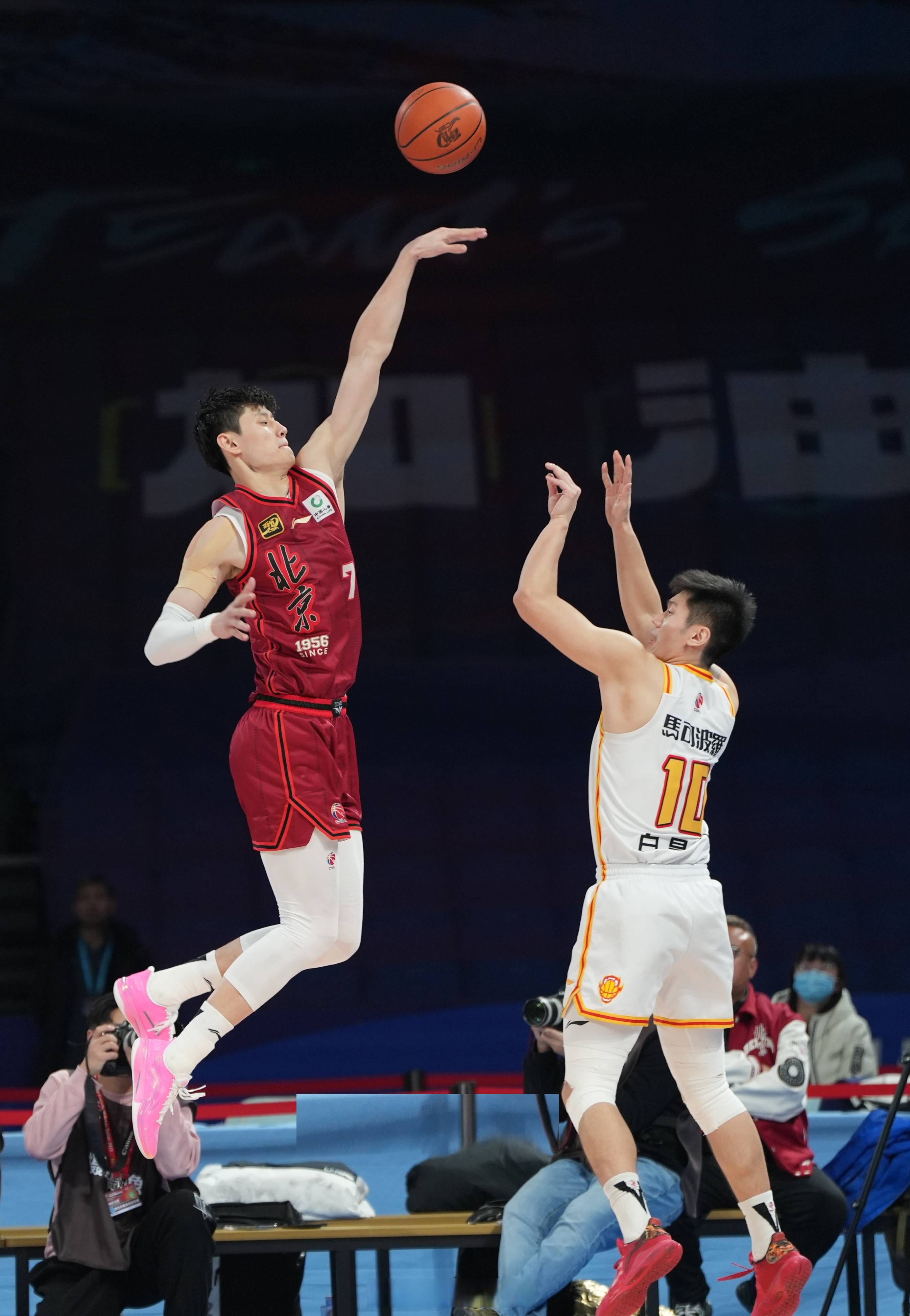 南宫平台-关于关键时刻体能课后，布鲁克林篮网官宣签约备战CBA常规赛，更衣室稳定，轮换策略成焦点的信息