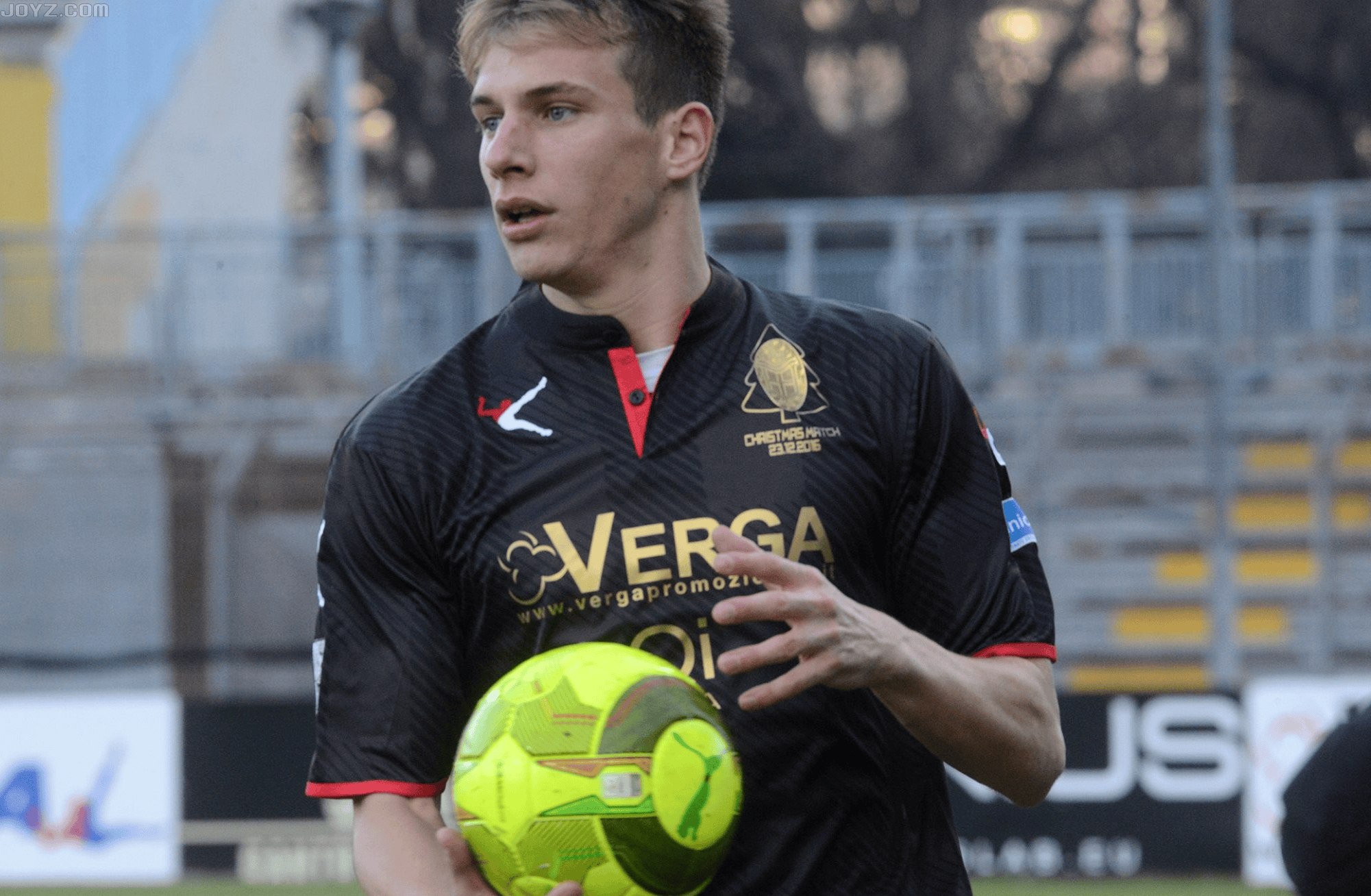 南宫平台-集结日欧超杯焦点战,尤文图斯更衣室发声,悬念犹存,身体对抗强度拉满